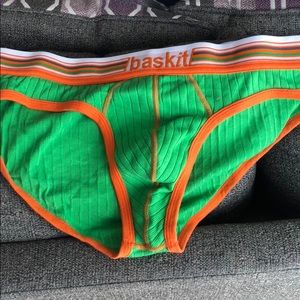 Men’s XL Ribbed Baskit Brief